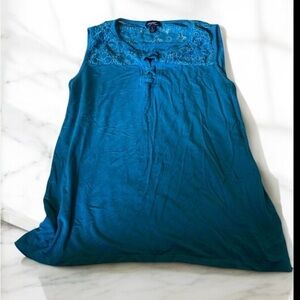 Day trip large girls shirt